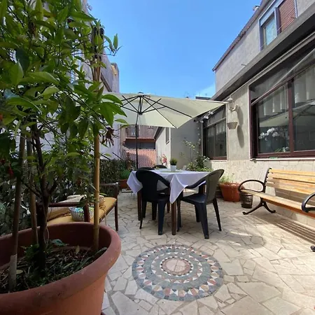 Etna Rosso Bed & Breakfast 3*